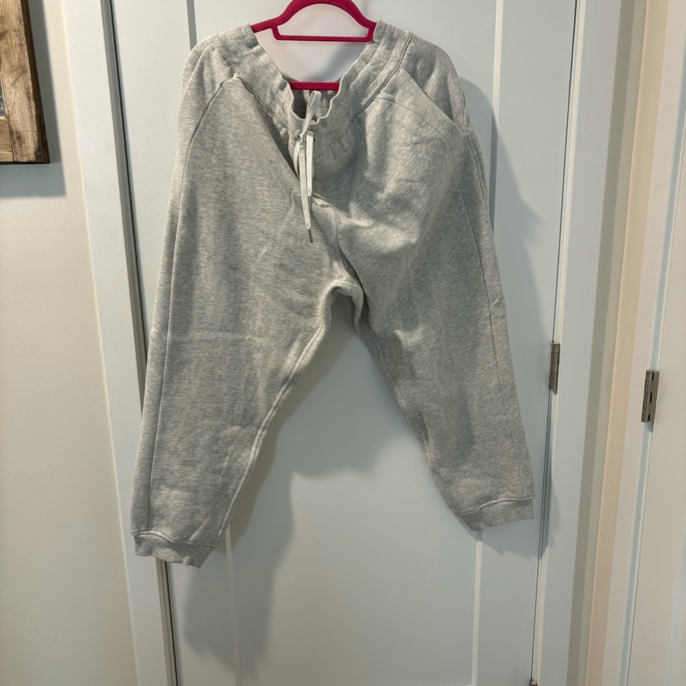 Lululemon Scuba Joggers High Rise 7/8 Length